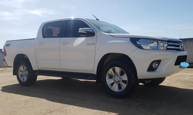 Toyota Hilux Srv 4X4...