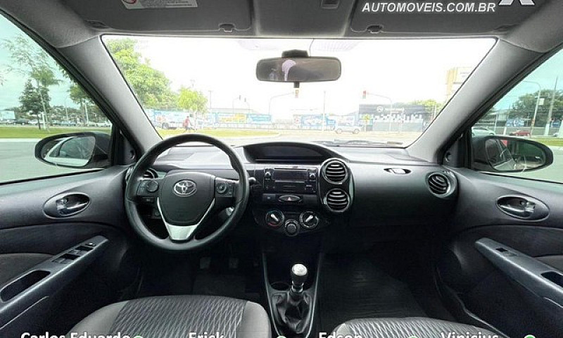 Toyota Etios Xs Seda...