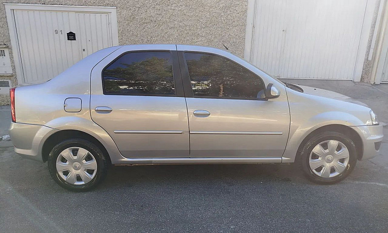 Renault Logan Expres...