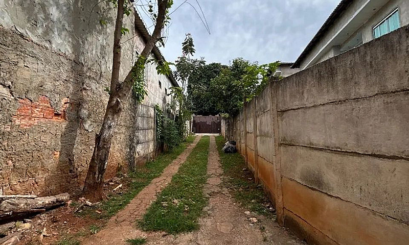 Casa Com Excelente L...