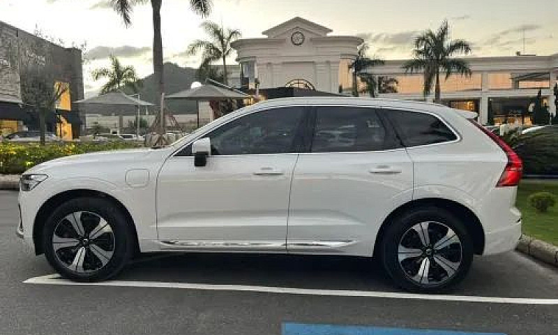 Volvo Xc-60 T-8 Plus...
