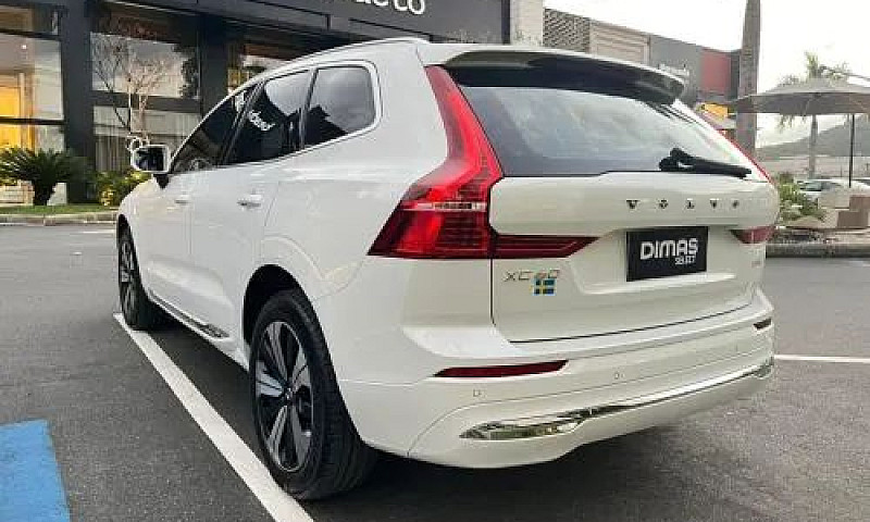 Volvo Xc-60 T-8 Plus...