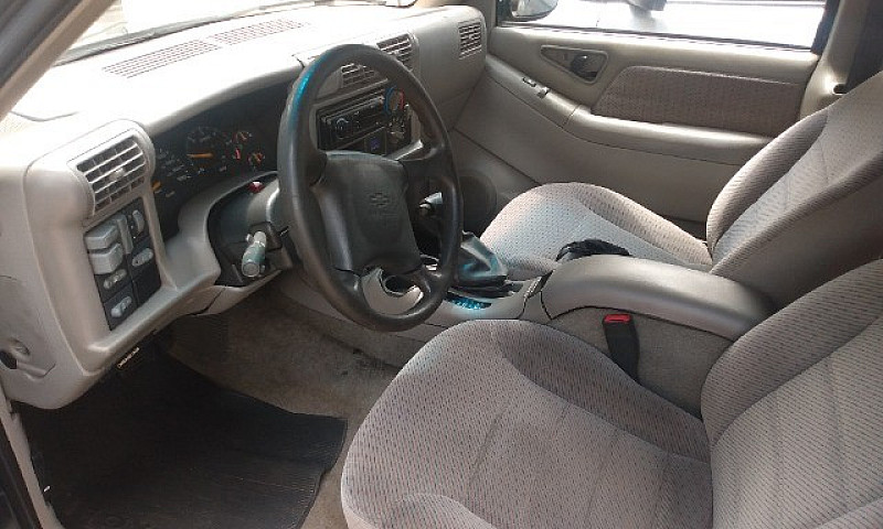 Blazer 4.3 Dlx Execu...