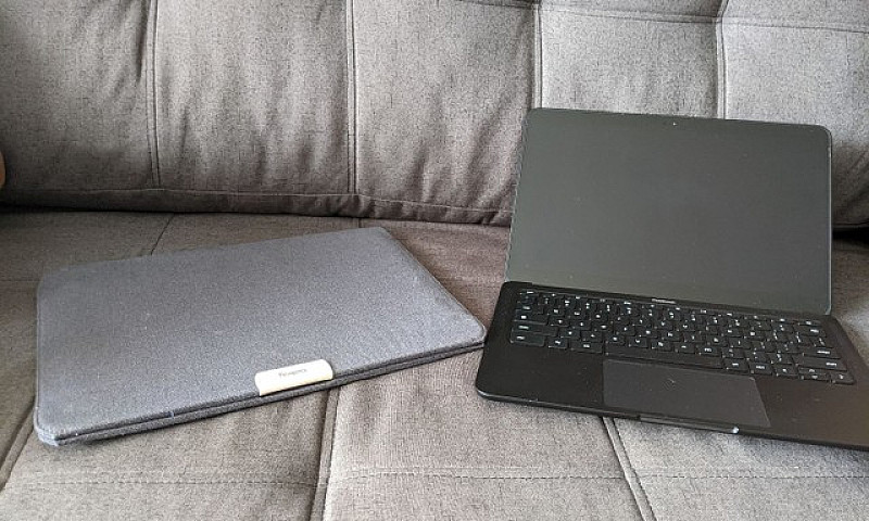 Google Pixelbook Go ...