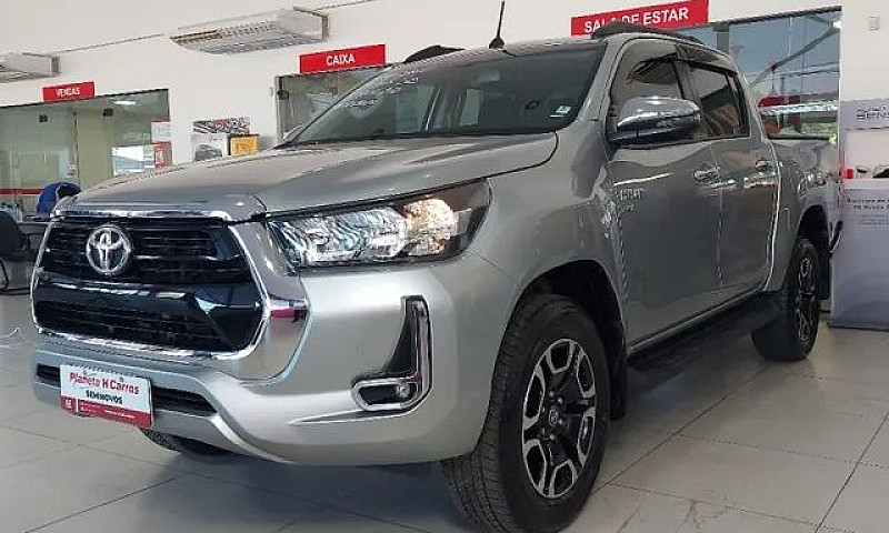 Toyota Hilux Srv 4X4...