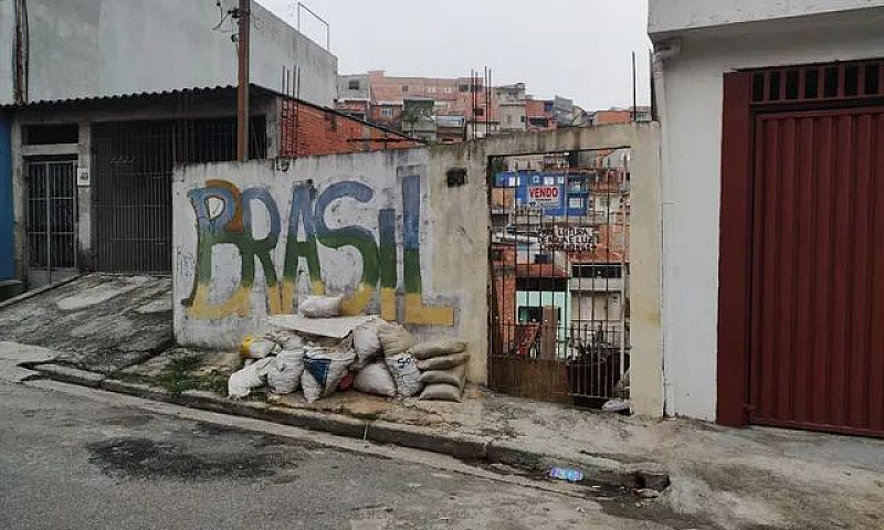 Casa Com Dois Cômodo...