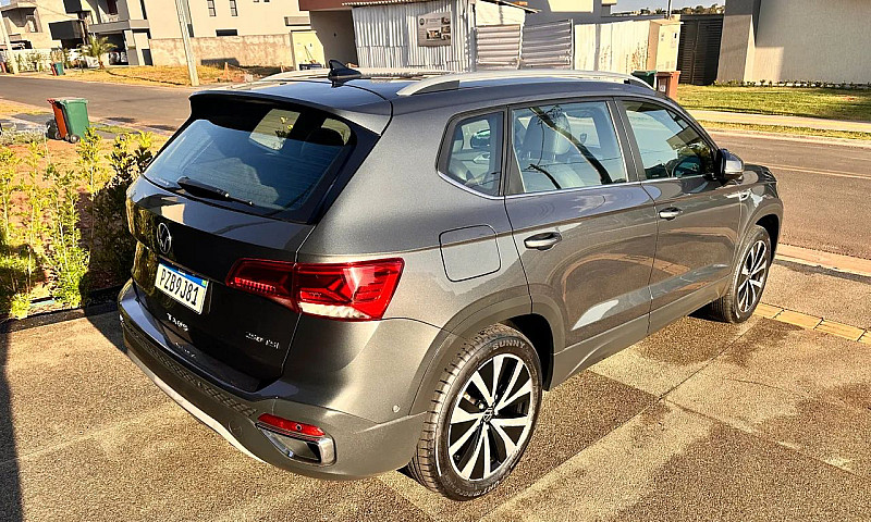 Volkswagen Taos High...