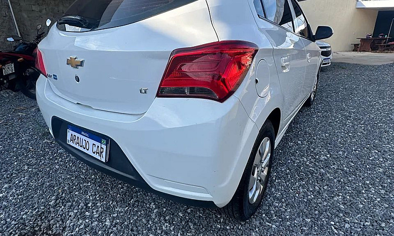 Chevrolet Onix Hatch...