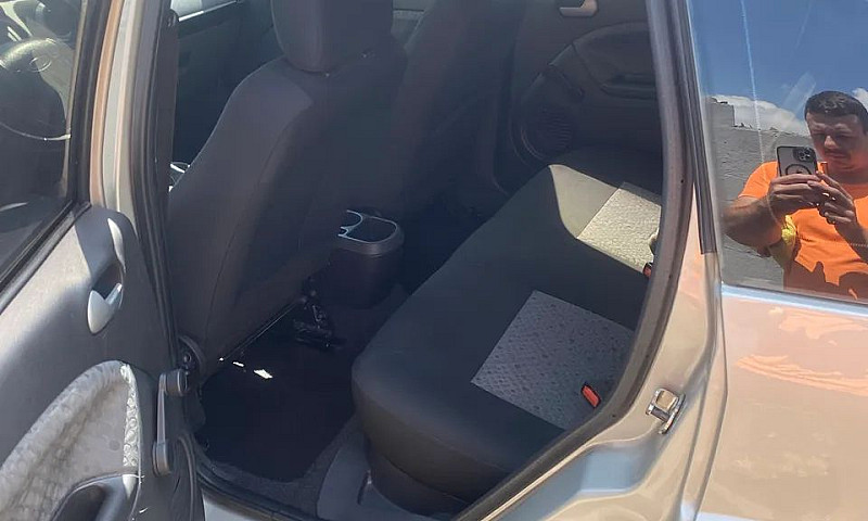 Ford Fiesta 1.6 8V F...