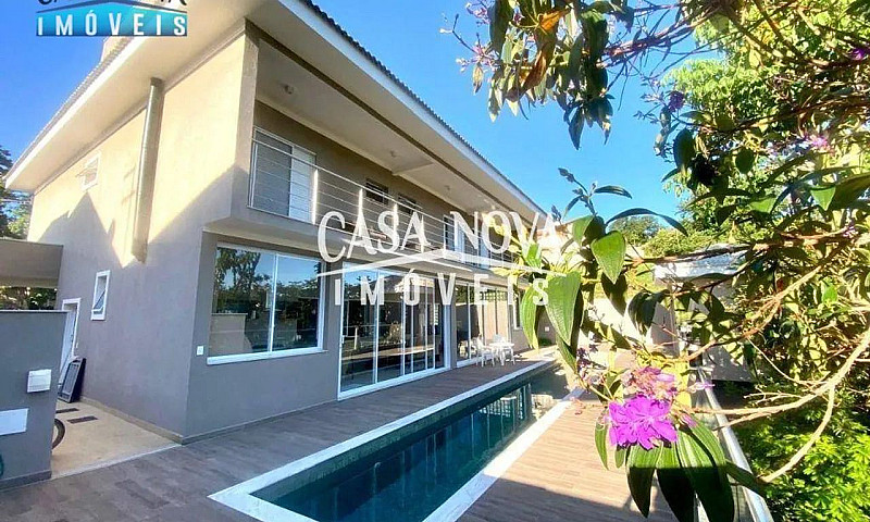 Casa Com 4 Dormitóri...