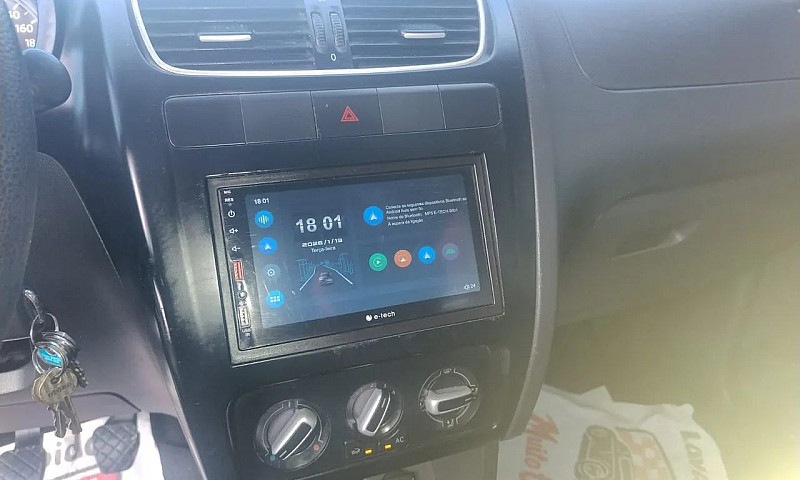 Volkswagen Fox 1.6 M...