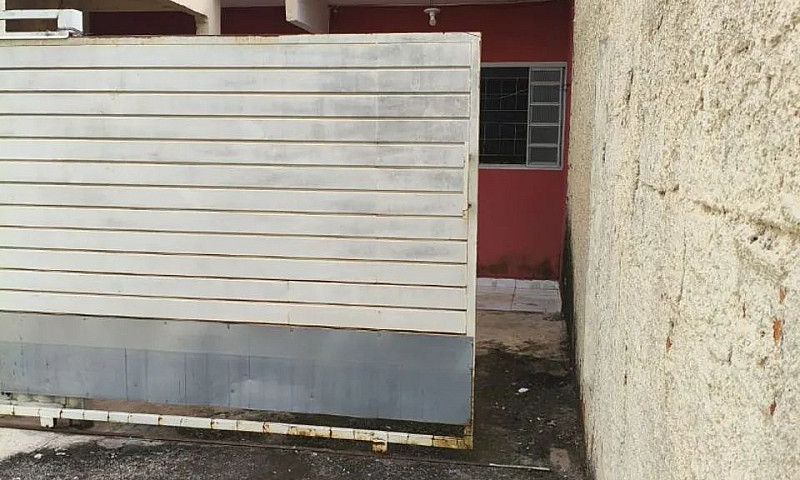 Alugo Apto Térreo, E...