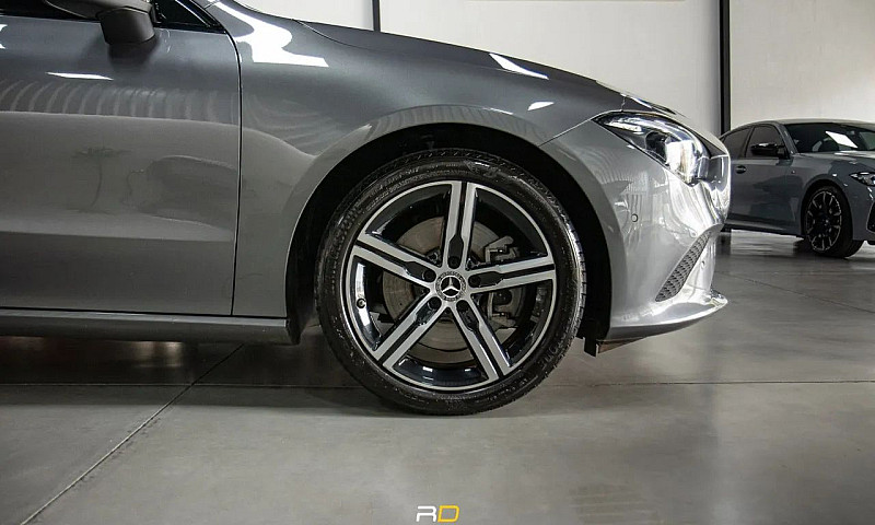 Mercedes-Benz Cla-25...