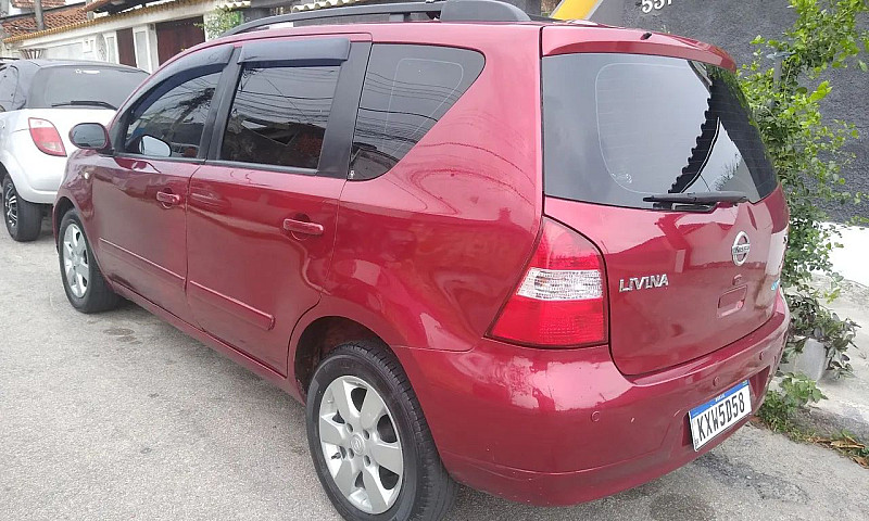 Nissan Livina Sl 1.8...