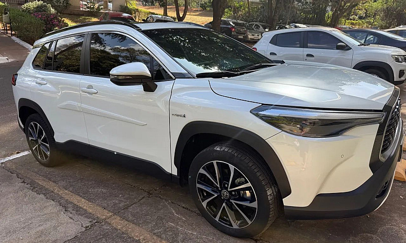 Toyota Corolla Cross...