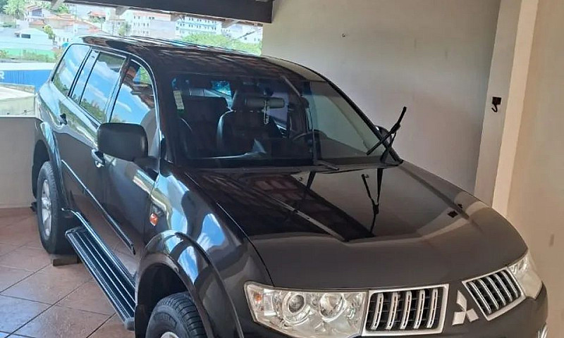Mitsubishi Pajero Da...