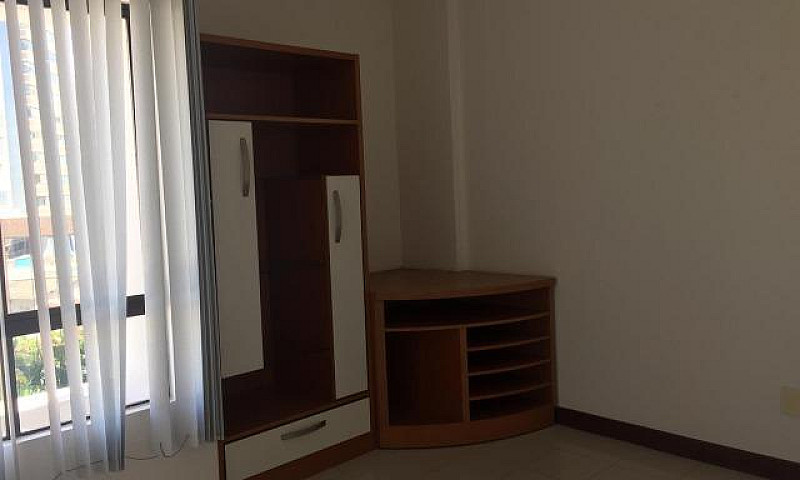 4/4, 01 Suite, Armár...