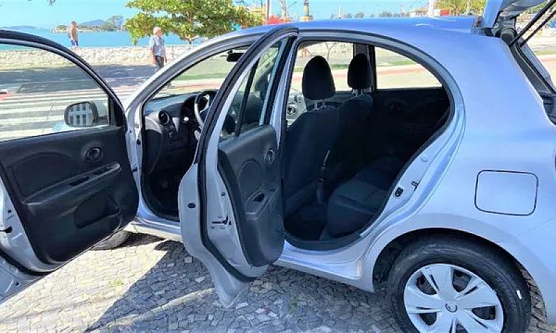 Nissan March S 1.0 F...