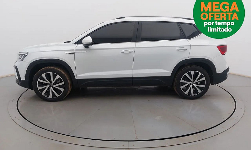 Volkswagen Taos 2023...