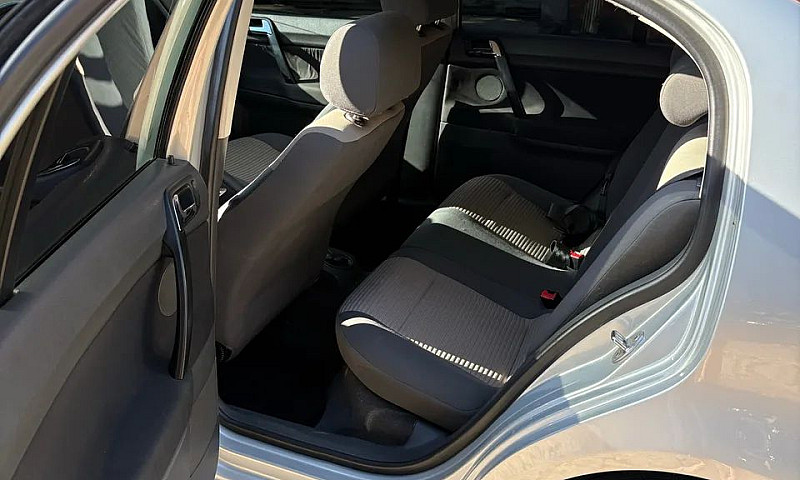 Volkswagen Polo Sed....