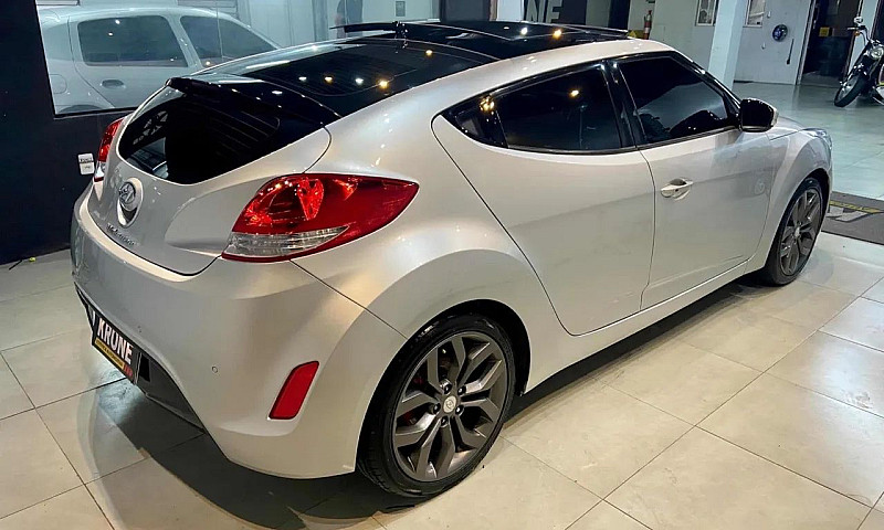 Hyundai Veloster 1.6...