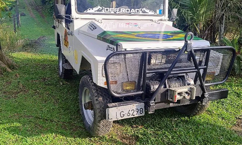 Jeep Javali Cbt...