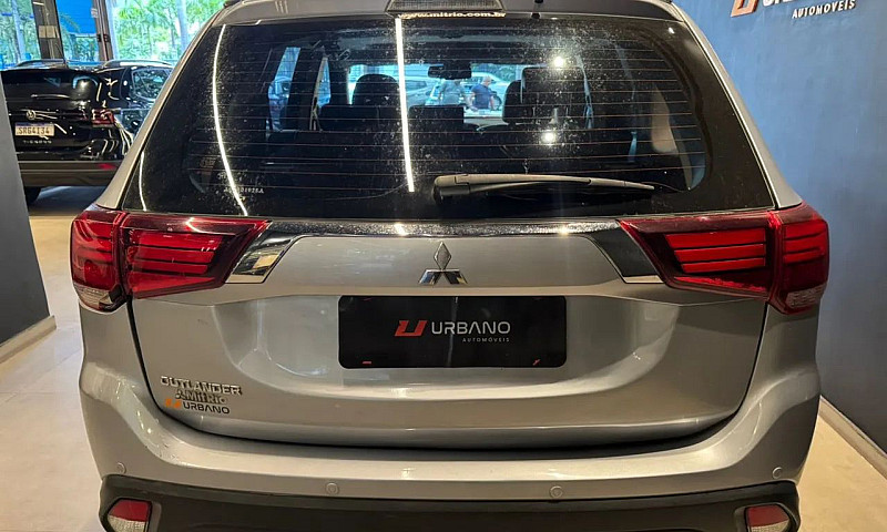 Mitsubishi Outlander...