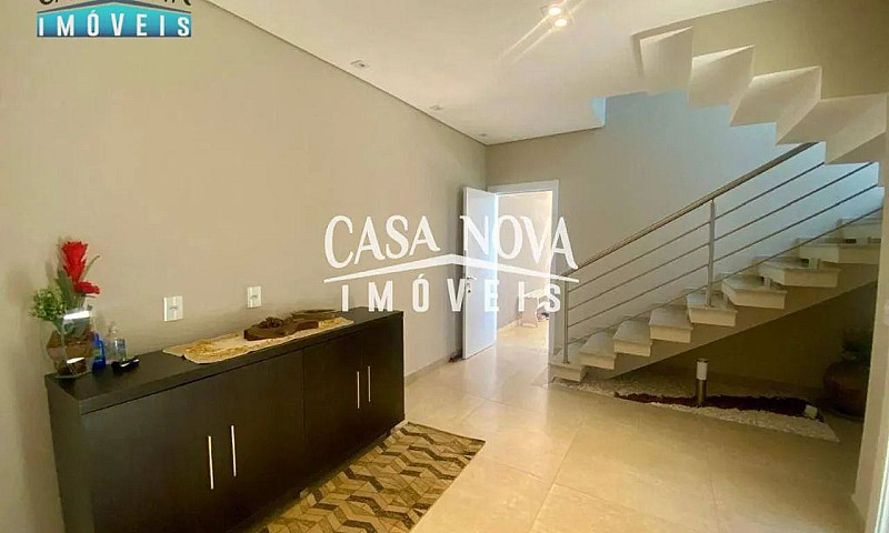 Casa Com 4 Dormitóri...