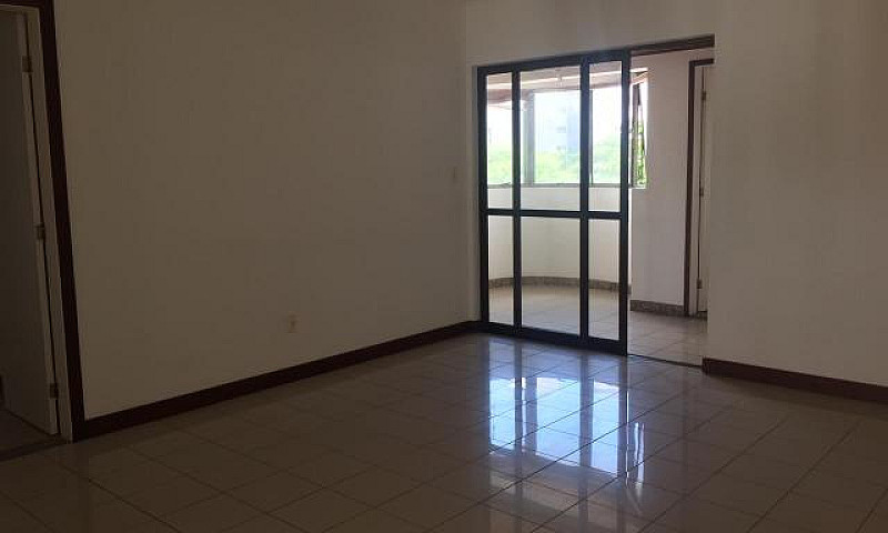 4/4, 01 Suite, Armár...