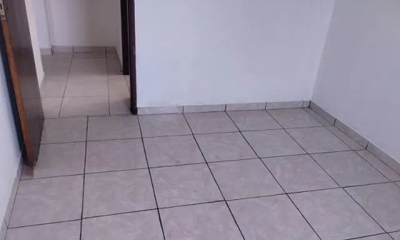 Casa Em Ótima Locali...