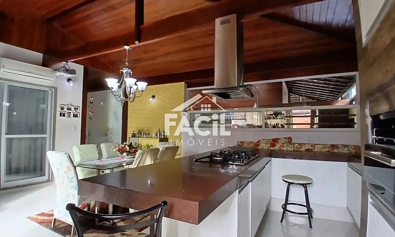 Casa De Condomínio E...