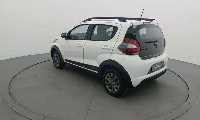 Fiat Mobi Trekking 1...