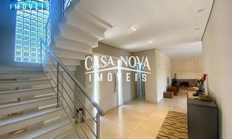 Casa Com 4 Dormitóri...