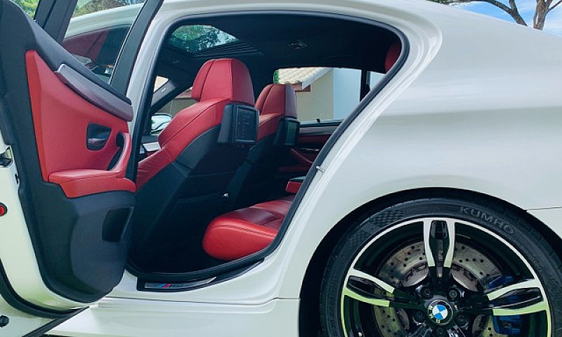 Bmw M5 V8 Bi Turbo S...