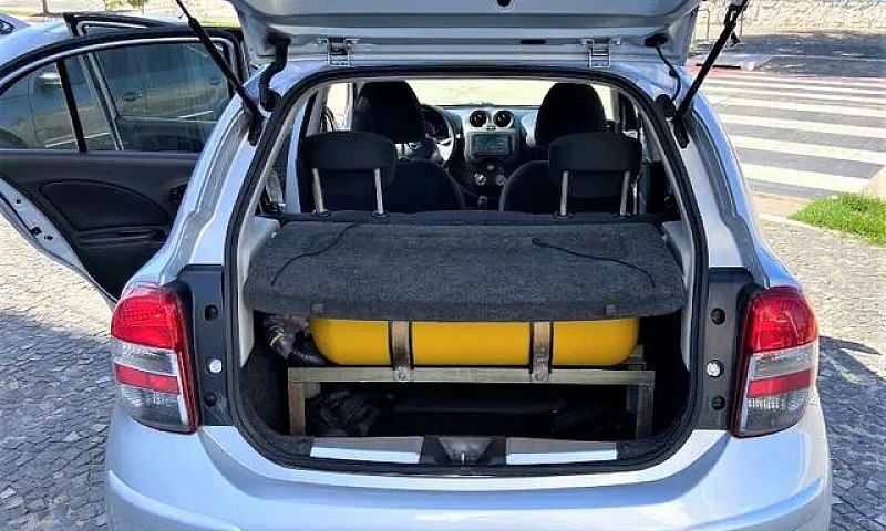 Nissan March S 1.0 F...