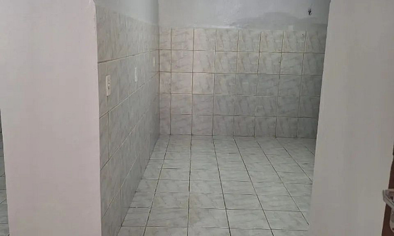 Aluga-Se Quitinete E...