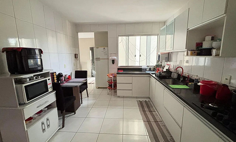  Sobrado Com 03 Resi...