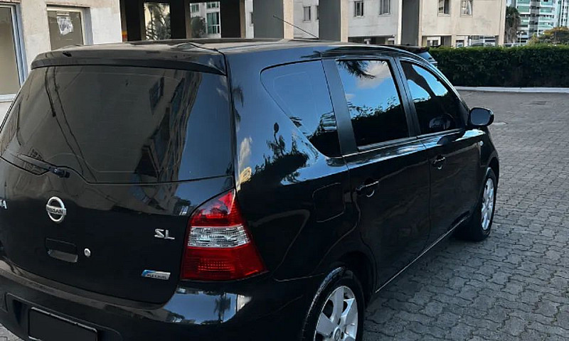 Nissan Livina Sl 1.8...