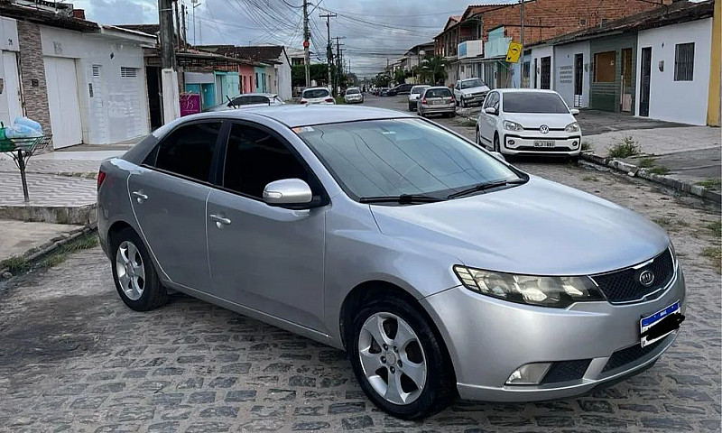 Kia Motors Cerato 1....