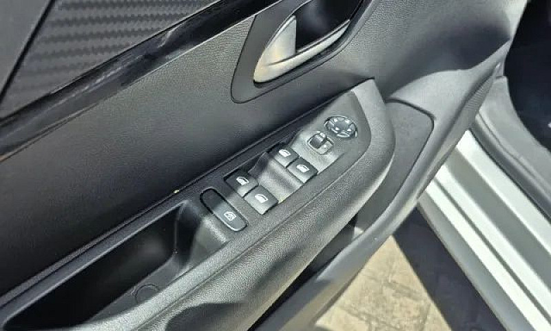 Peugeot 208 Allure 1...