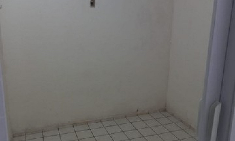 Alugo Casa Com 2 Qua...
