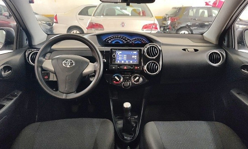 Toyota Etios Hatch X...