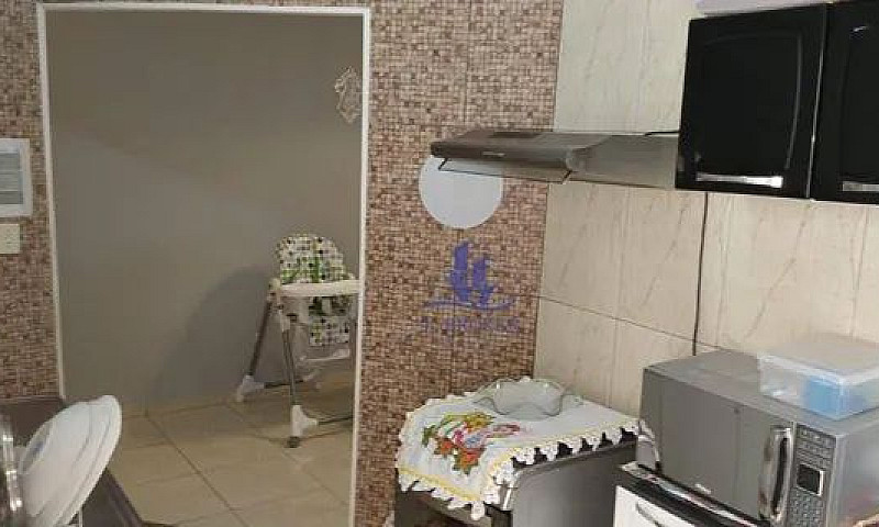 Casa Com 3 Dormitóri...