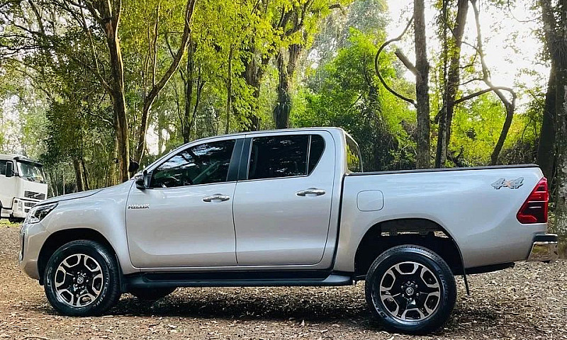 Toyota Hilux Srx 4X4...