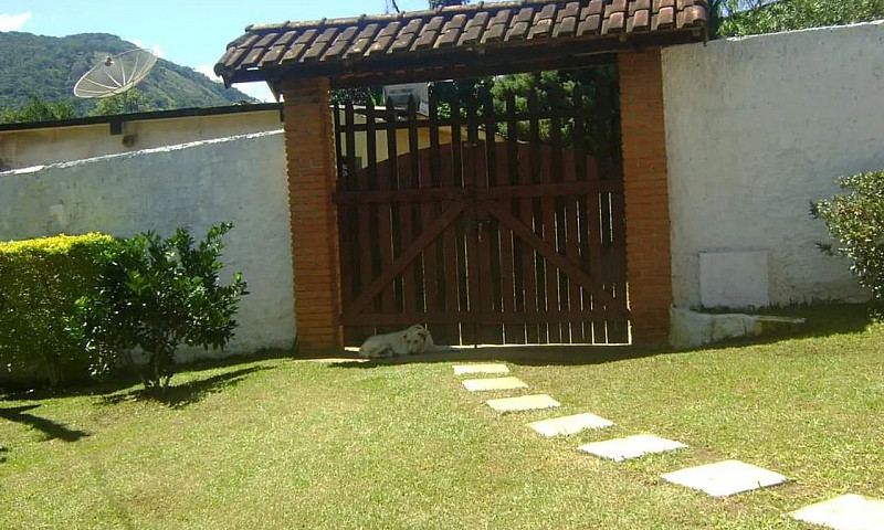 Linda Chácara Em Ter...