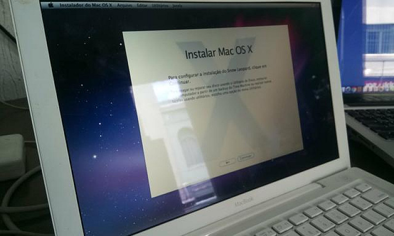 Macbook White 2007...