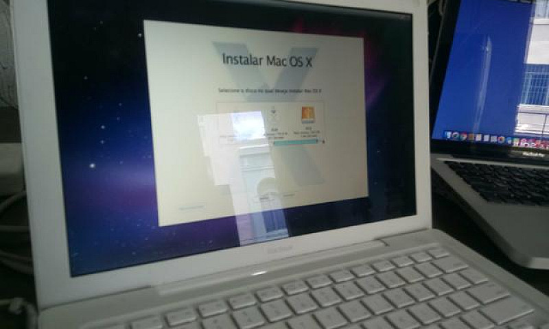 Macbook White 2007...