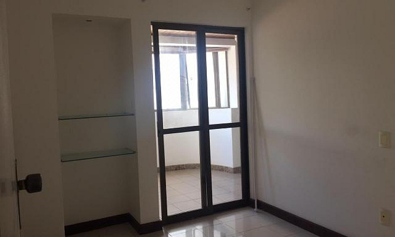 4/4, 01 Suite, Armár...