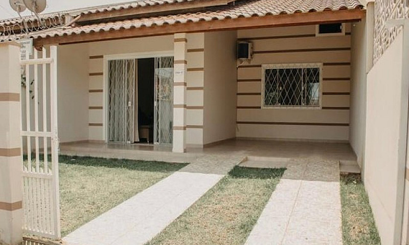 Casa Com 2 Quartos E...