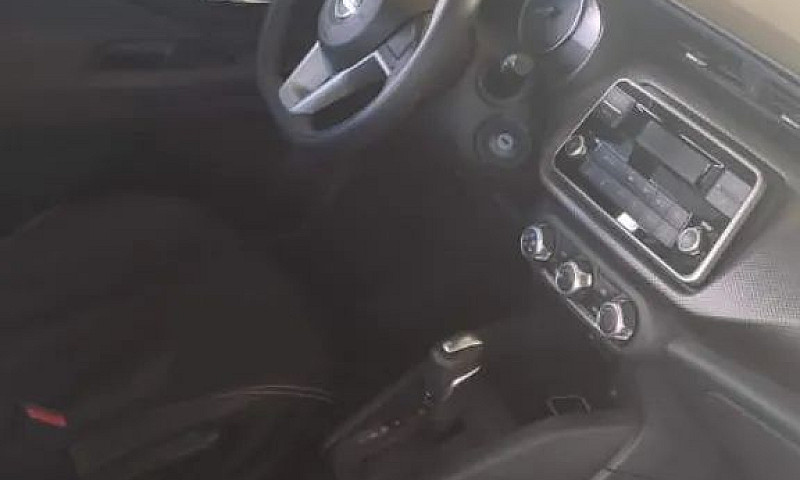 Kicks S 2018(Automát...